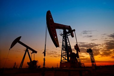 Petrol pompası, petrol endüstrisi ekipmanları