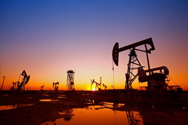 Petrol pompası, petrol endüstrisi ekipmanları