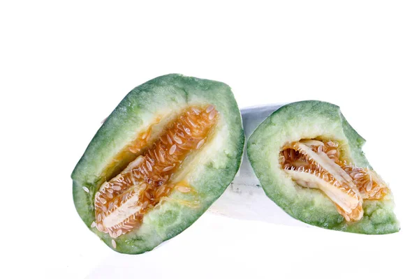 Melon Pada Latar Belakang Putih Ditembak Dari Jarak Dekat — Stok Foto