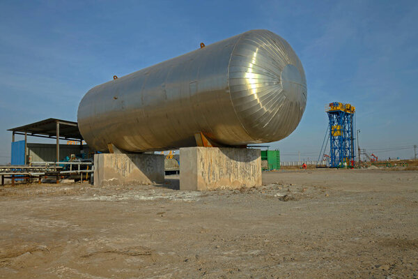 Трубы и клапаны, Промышленное оборудование