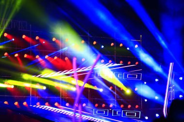 Karanlık, yakın plan resimlerdeki sahne aydınlatma efekti 