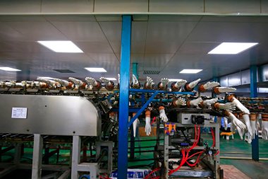 Eldiven fabrikası üretim atölyesi ve mekanik ekipman