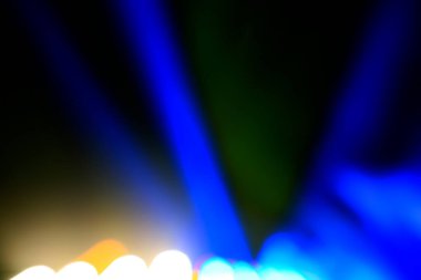 Karanlık, yakın plan resimlerdeki sahne aydınlatma efekti 