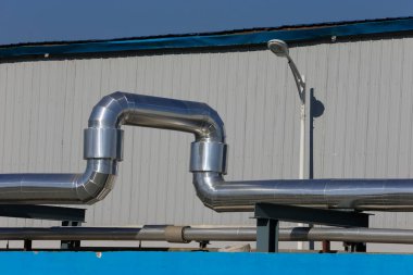 Endüstriyel ekipmanların boru hattı.