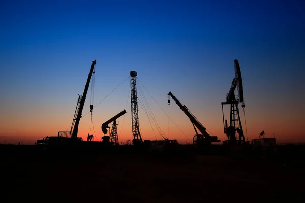 Die Ölpumpe Industrieausrüster — Stockfoto