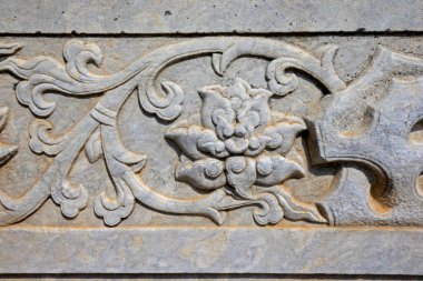 The sculpture of local architecture