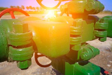 Endüstriyel ekipmanlardaki cıvatalar ve fındıklar 