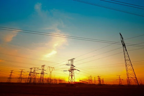 Vezetékes Elektromos Energia Naplementekor — Stock Fotó