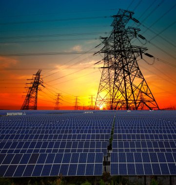 Güneş panelleri ve elektrik kuleleri, güç ekipmanları