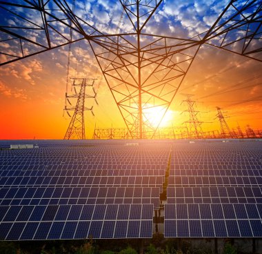 Güneş panelleri ve pilonlar, yeşil çevre koruması