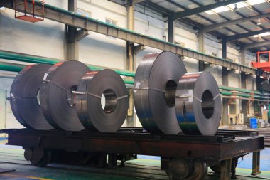 Atölyede çelik, soğuk rulo bobin, ağır metal