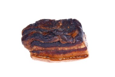 İtalyan jambonu mu İspanyol jamonu mu? Beyaz arka planda izole edilmiş kurutulmuş et.