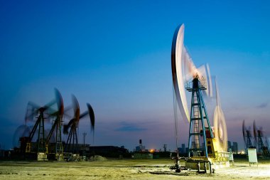 Petrol pompası, petrol endüstrisi ekipmanları