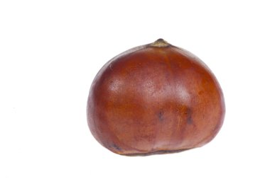 Kestaneler beyaz arkaplanda