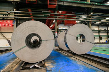 Atölyede çelik, soğuk rulo bobin, ağır metal