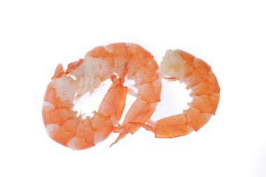 Beyaz arkaplanda taze karides