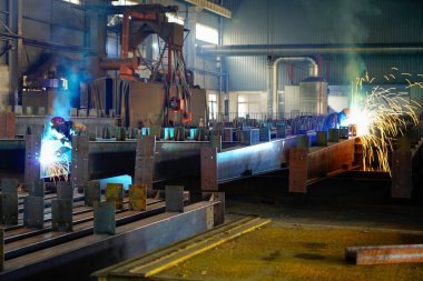 Ağır sanayide kaynakçıların kaynak yaptığı an işe yarıyor.