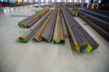 Yığılmış açı çeliği, çelik yapı iskeleti