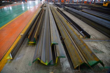 Yığılmış açı çeliği, çelik yapı iskeleti