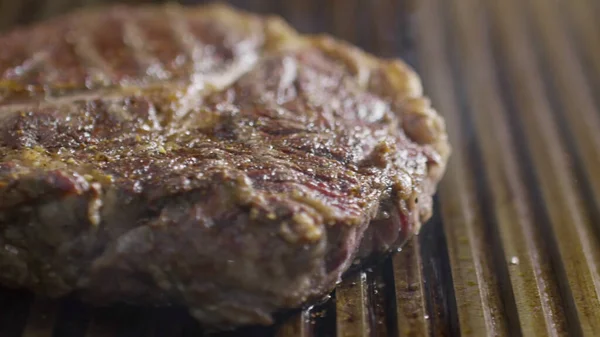 Steker Kött Grillen — Stockfoto