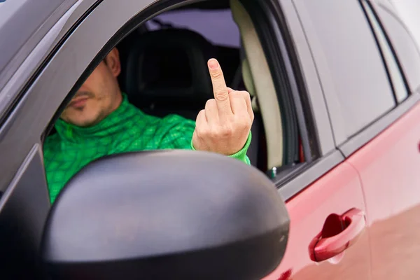 Der Fahrer Zeigt Den Mittelfinger Wirft Die Scheiben Ein Fickt — Stockfoto
