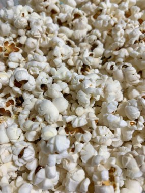 Markette patlamış mısır. Kutuda patlamış mısır. doku