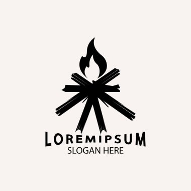 Eskimiş Hipster kamp ateşi logosu koyu arkaplanda vektör çizimi. Çapraz odun ve ateş kütükleri. Klasik rozet.