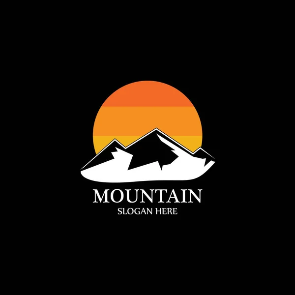 Montaña Sol Logo Diseño Concepto Plantilla Vecto — Vector de stock