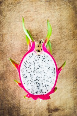 Dragon meyve ağaçtan taze