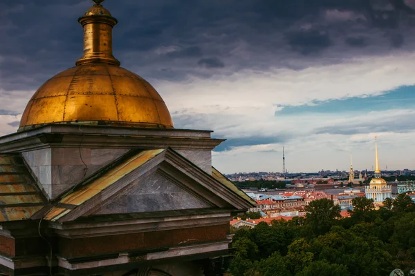 St. Isaac's Cathedral gözlem güverteden görüntülemek