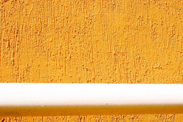 Cimento Fundo Amarelo Alta Resolução Com Tubo Branco Parede Concreto — Fotografia de Stock