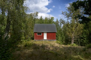 İsveç'te kırmızı ev