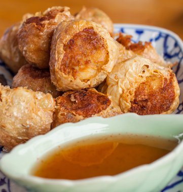 derin kızarmış yengeç et sosis