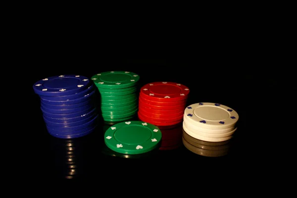 Empilements Jetons Poker Avec Coeurs Jetons Verts Devant Isolé Sur — Photo