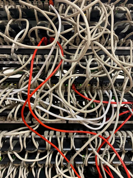Bastidor Cables Internet Dispuesto Centro Datos — Foto de Stock