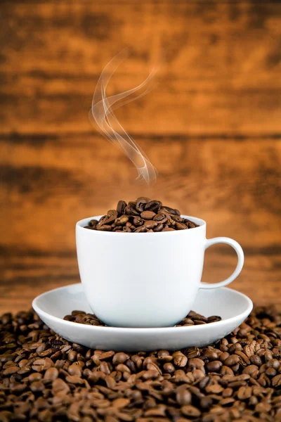 Парящая чашка кофе — стоковое фото