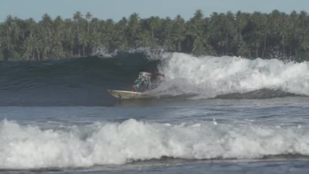Surf Perfect Wave Saroke Beach Cámara Lenta Isla Nias Sumatra — Vídeo de stock
