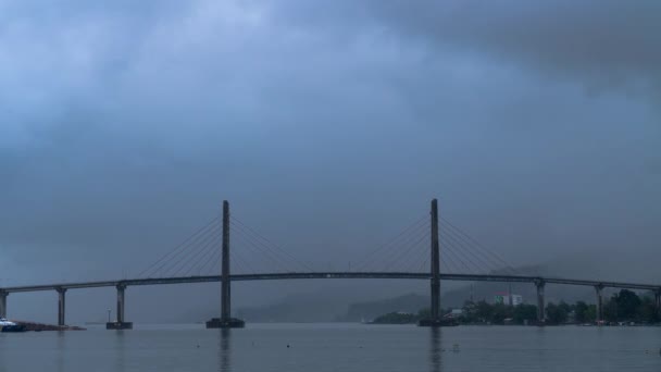 Кабельный Мост Мера Путих Остановился Амбон Молуккю Индонезия День Облаков — стоковое видео