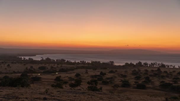 Zeitraffer Bei Sonnenuntergang Schöne Landschaft Des Puru Kambera Savanna Beach — Stockvideo