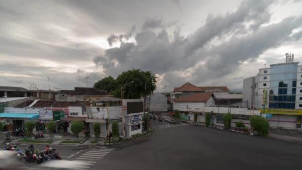 Zeitraffer Der Stadt Banyuwangi Ostjava Indonesien Verkehrsstraße Bei Simpang Lima — Stockvideo