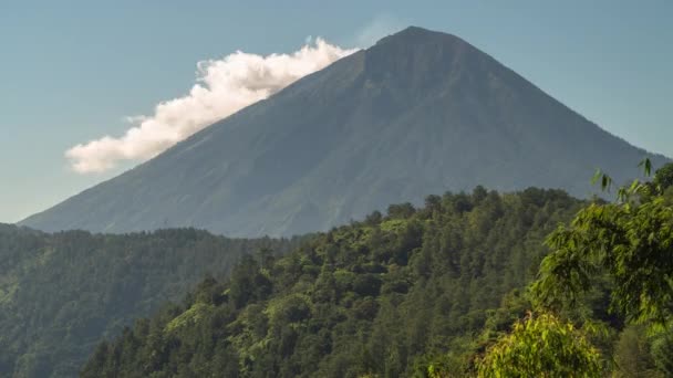 Bali Endonezya Daki Agung Dağı Volkanı Sabah Zamanı Hızlandırması — Stok video