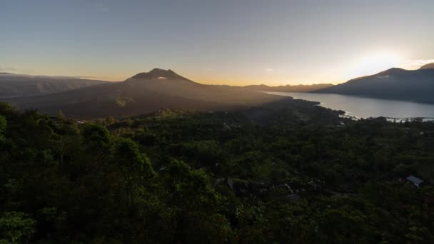 Krajobraz Wulkanu Mount Batur Jeziora Kintamani Bali Indonezja Poranek Sunrise — Wideo stockowe