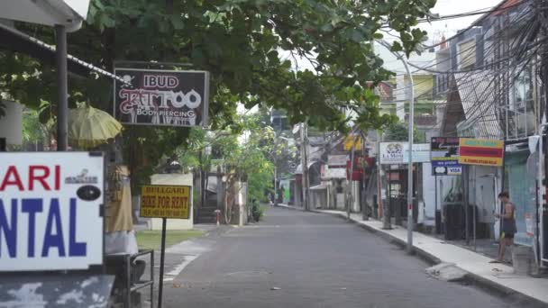 인도네시아 Empty Deserted Padma Utara Legian Kuta Street Coronavirus Covid — 비디오