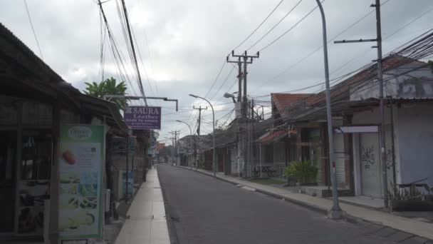 Bali Indonesië Lege Verlaten Padma Utara Legian Kuta Street Tijdens — Stockvideo