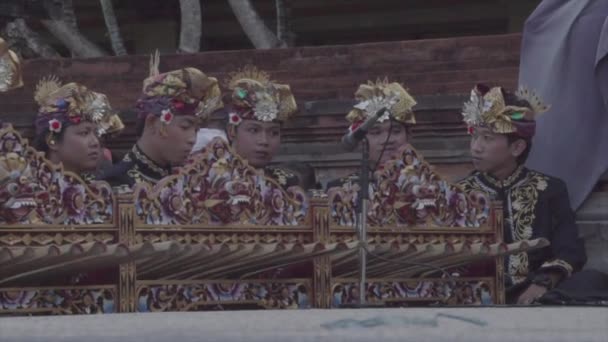 Bali Indonesia Circa 2021 Hermosa Interpretación Artística Tradicional Balinesa Gamelan — Vídeo de stock
