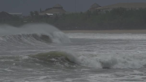 Tidal Wave Big Giant Waves Ισχυρές Παλίρροιες Στην Παραλία Κατά — Αρχείο Βίντεο