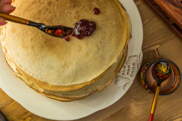 Stapel dünner Pfannkuchen — Stockfoto