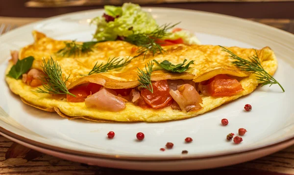 Tortilla con hierbas y verduras — Foto de Stock