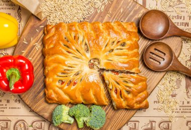 soğan ve yumurta ile pasta