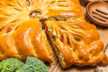 soğan ve yumurta ile pasta